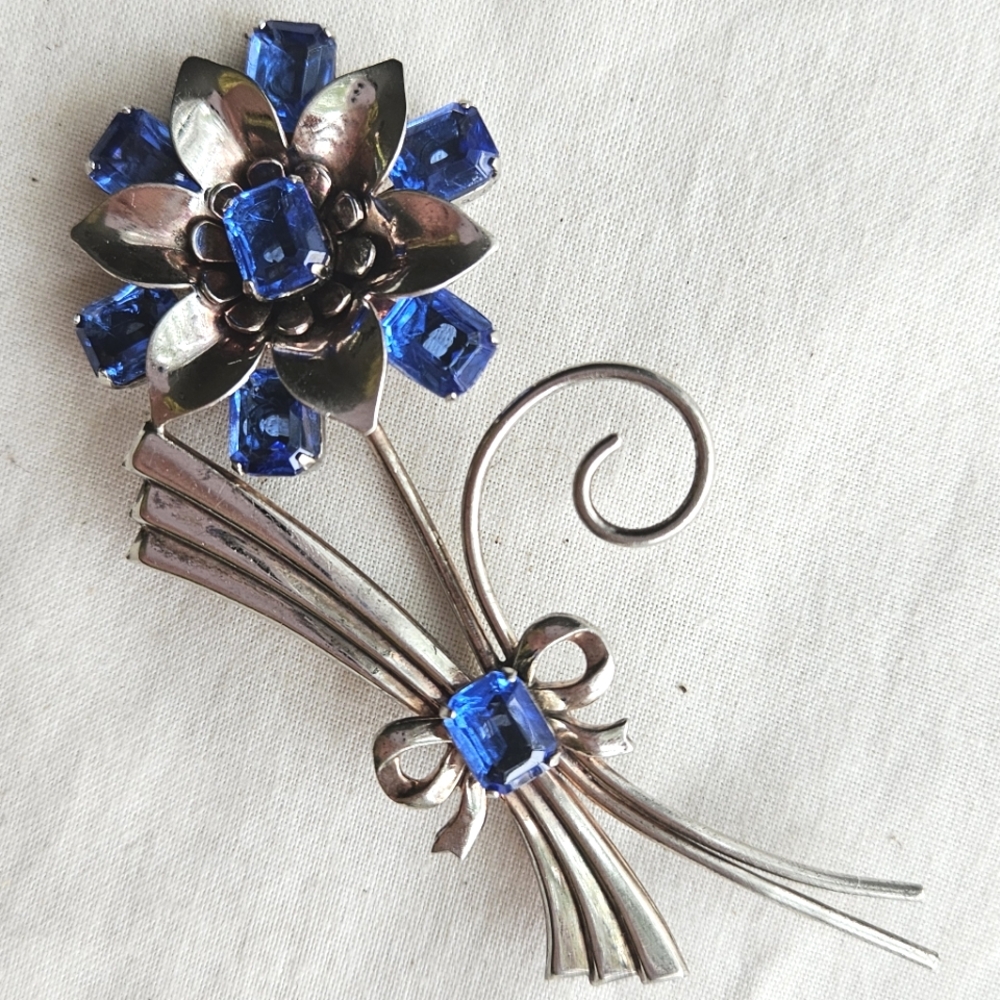 Vtg 1940s Sterling & Blue Rhinestone Flower Brooch